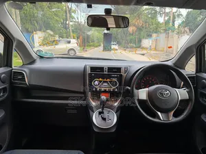 Toyota Ractis 2011 Black