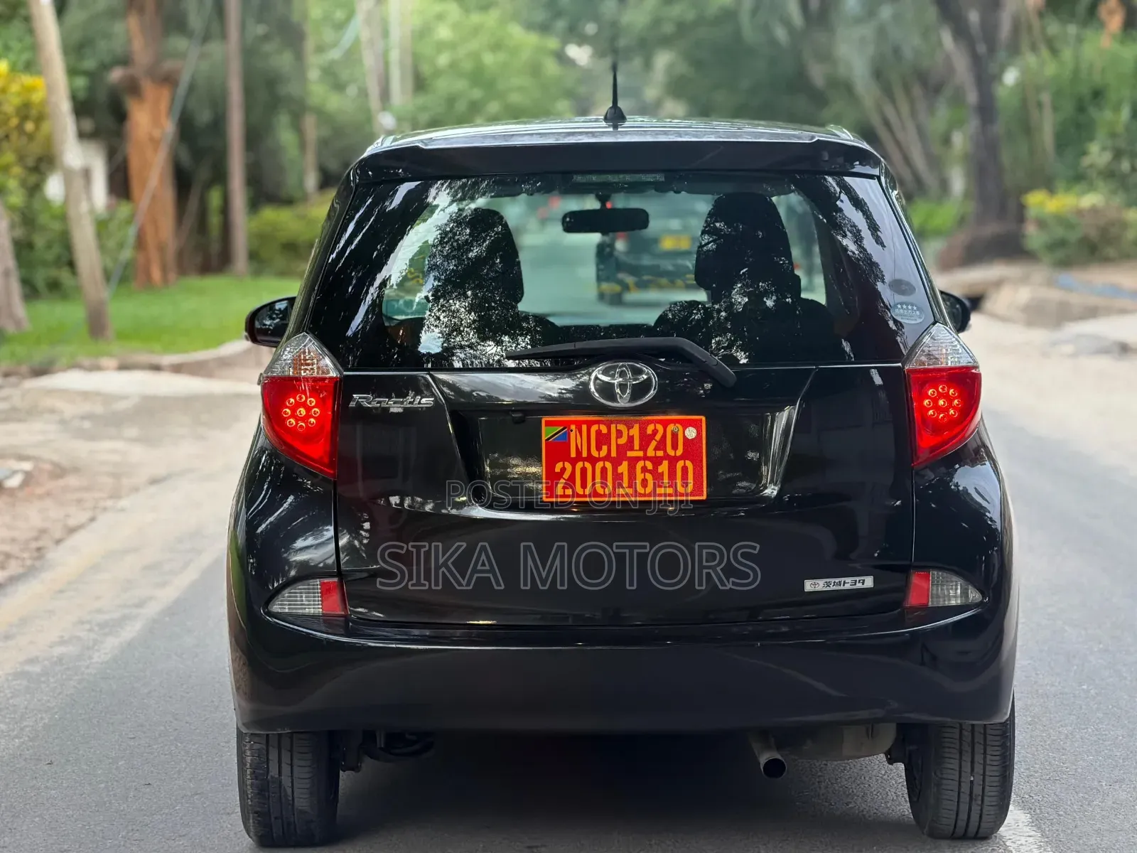 Toyota Ractis 2011 Black