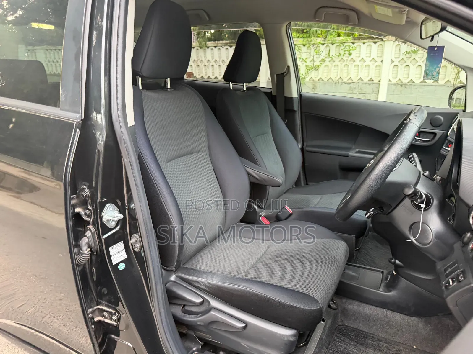 Toyota Ractis 2011 Black