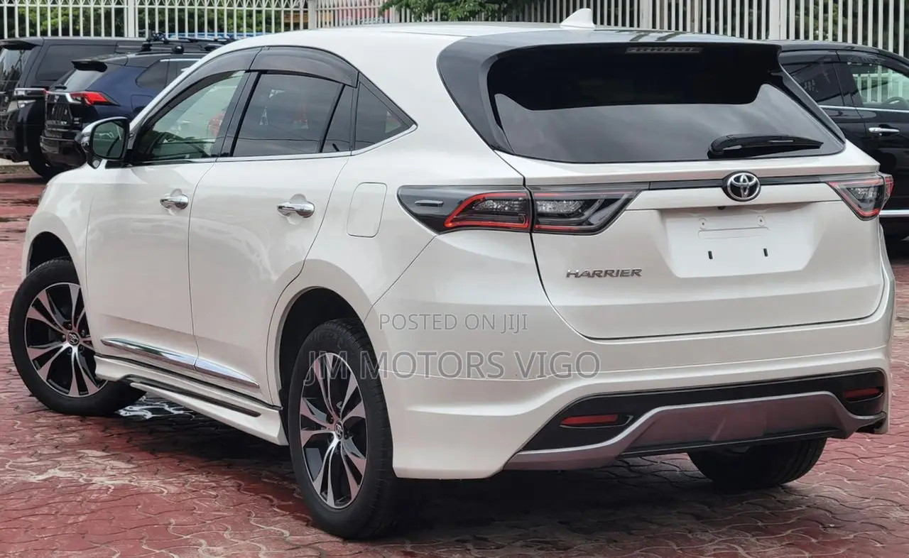Toyota Harrier 2.0 2016 Pearl