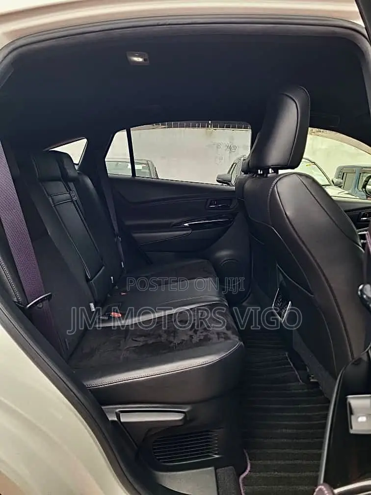 Toyota Harrier 2.0 2016 Pearl