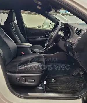 Toyota Harrier 2.0 2016 Pearl