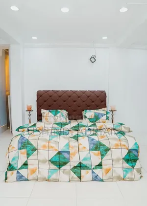 Bedding Set Ya Kifahari (King Size)
 Duvet 1
 Shuka 1
 Foronya 4