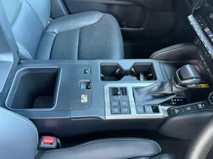 Toyota Land Cruiser Prado 2.8 2024 Gray
