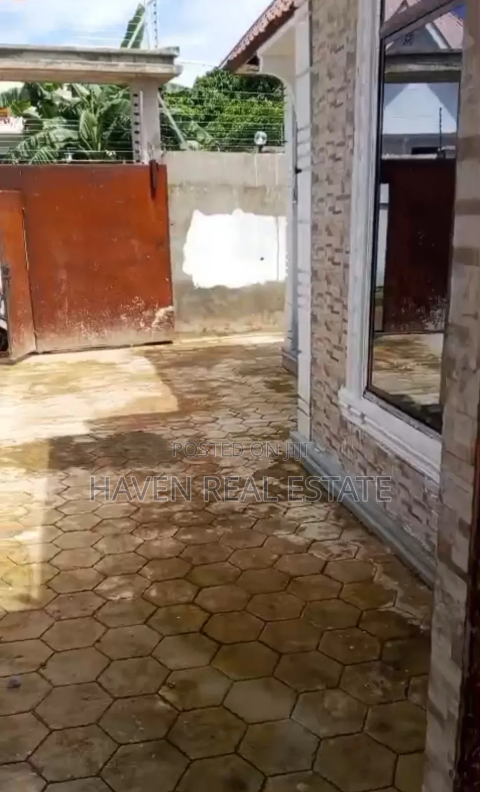 3bdrm House in Mjini for rent