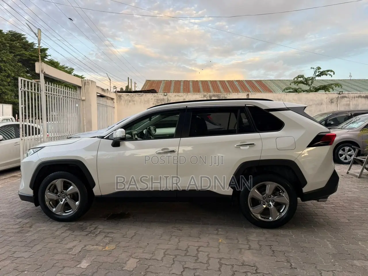 Toyota RAV4 2019 Pearl