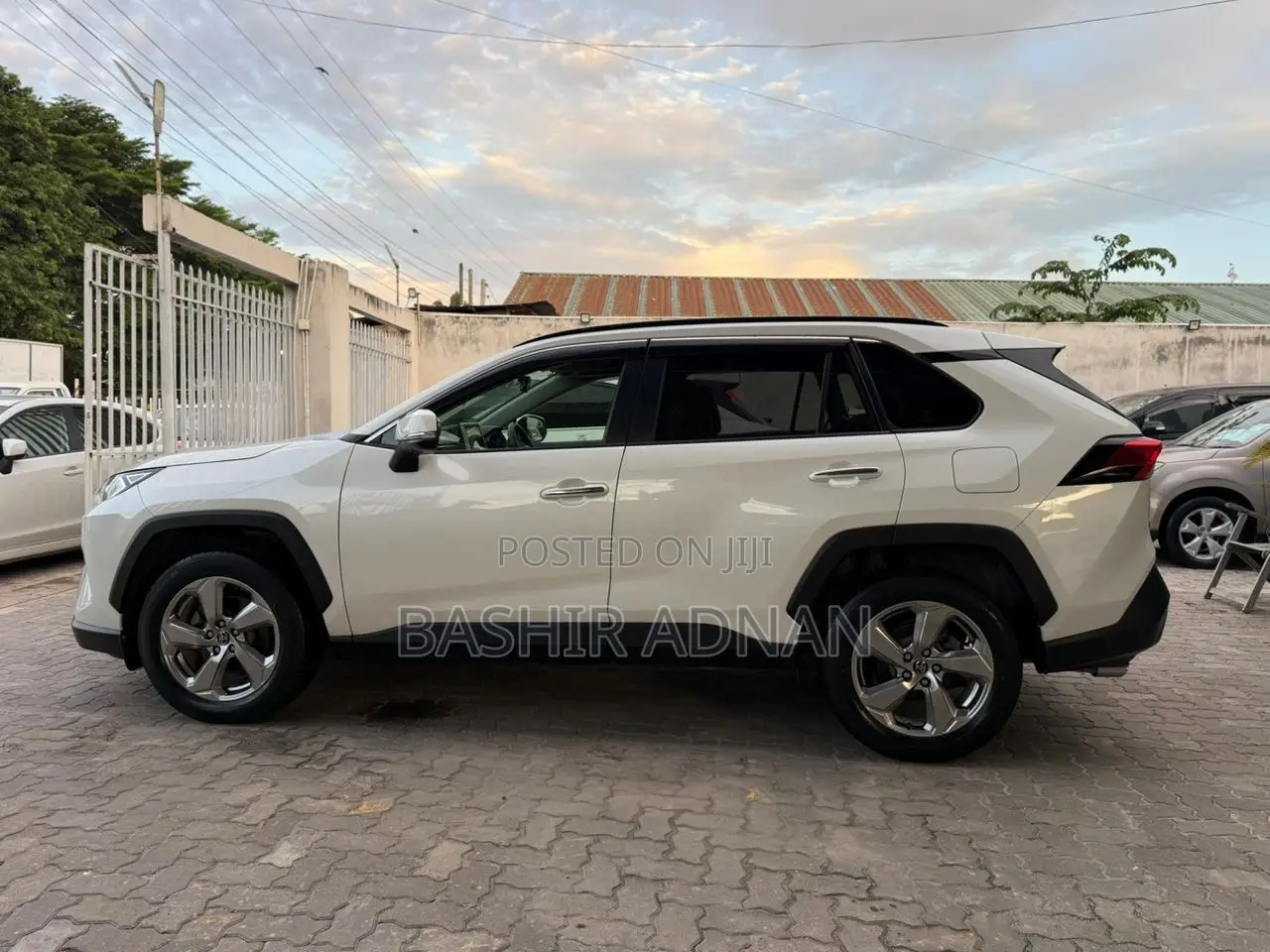 Toyota RAV4 2019 Pearl