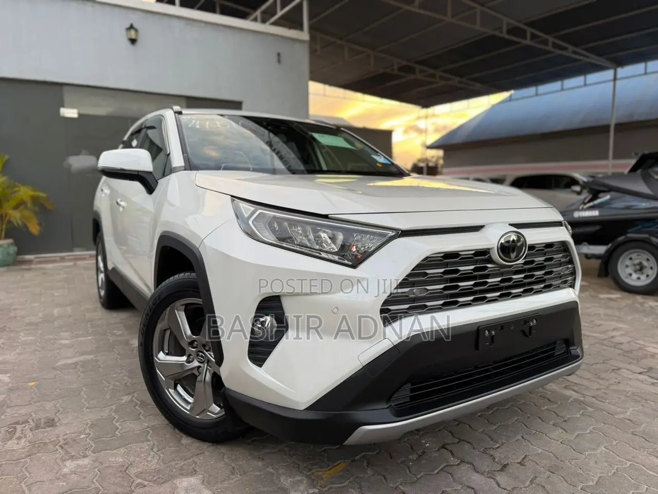 Toyota RAV4 2019 Pearl