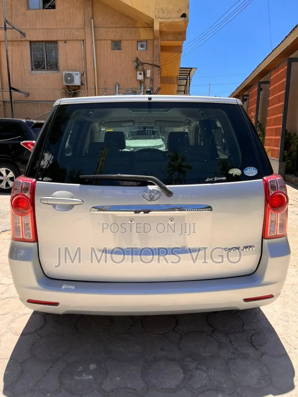 Toyota Raum 2010 Silver
