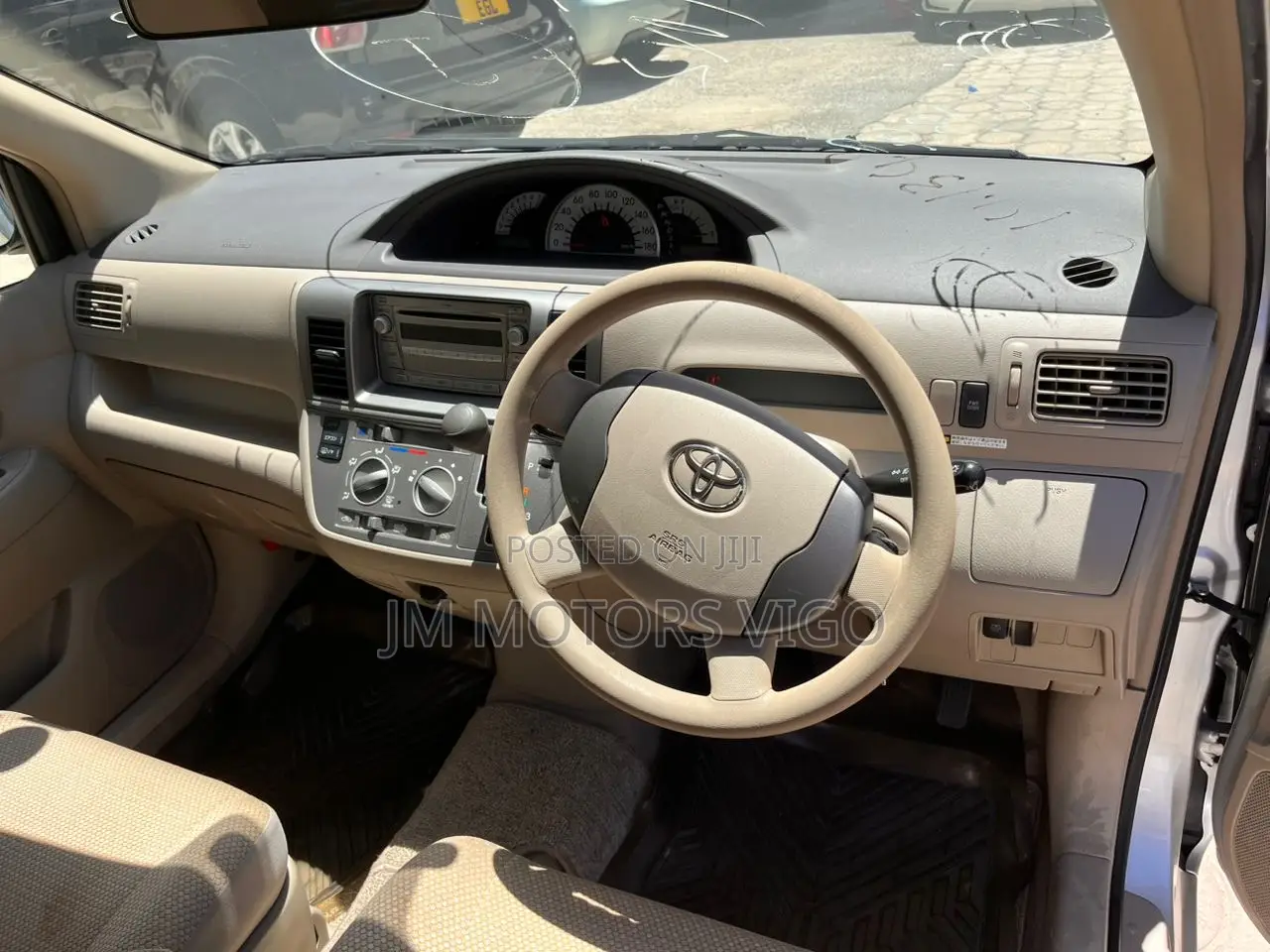 Toyota Raum 2010 Silver