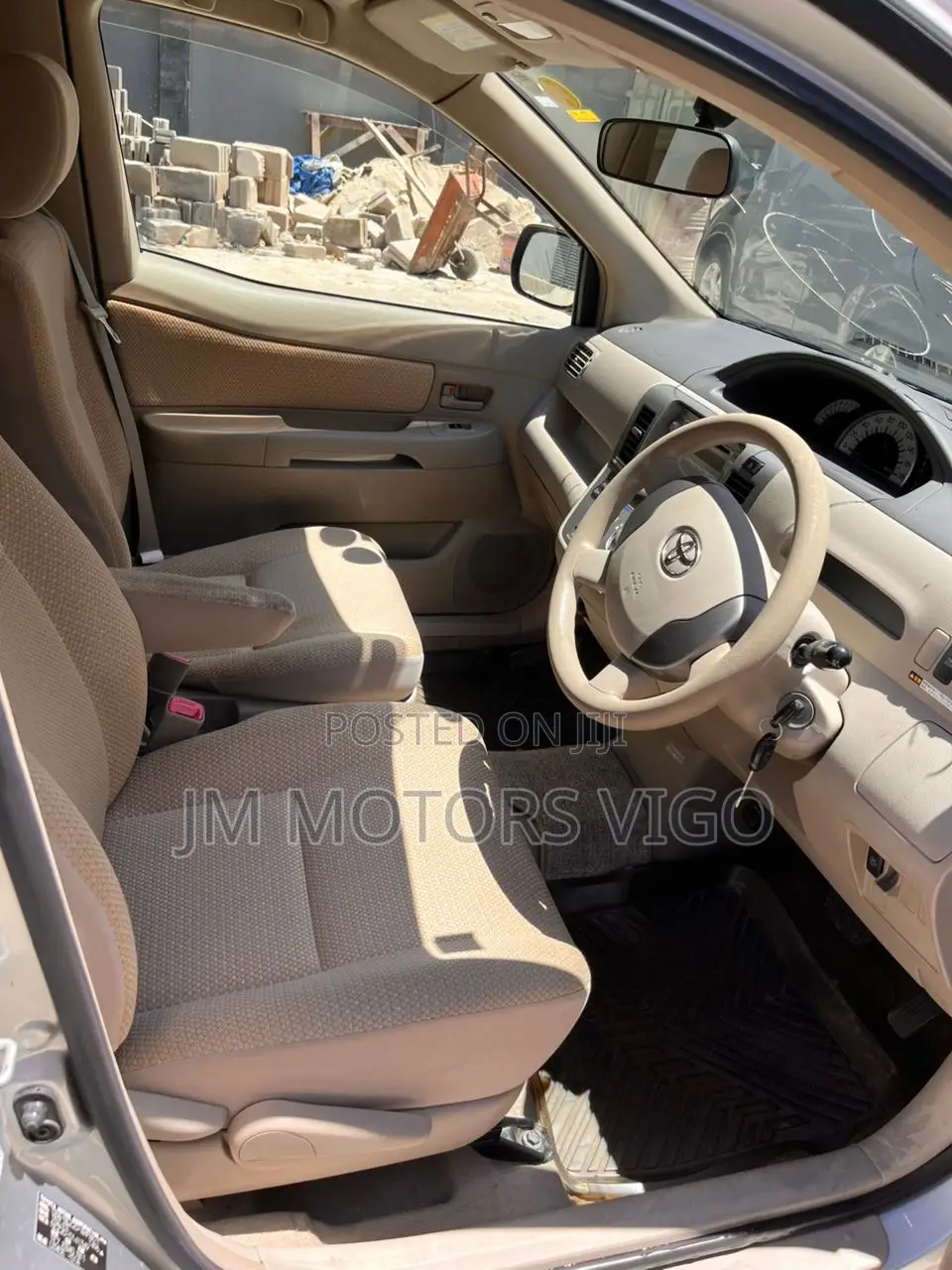 Toyota Raum 2010 Silver