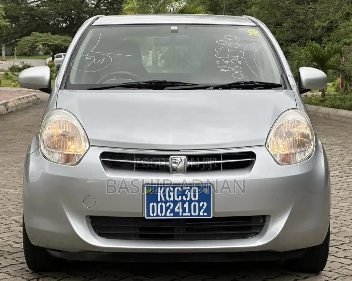 Toyota Passo 1.0 FWD 2010 Silver
