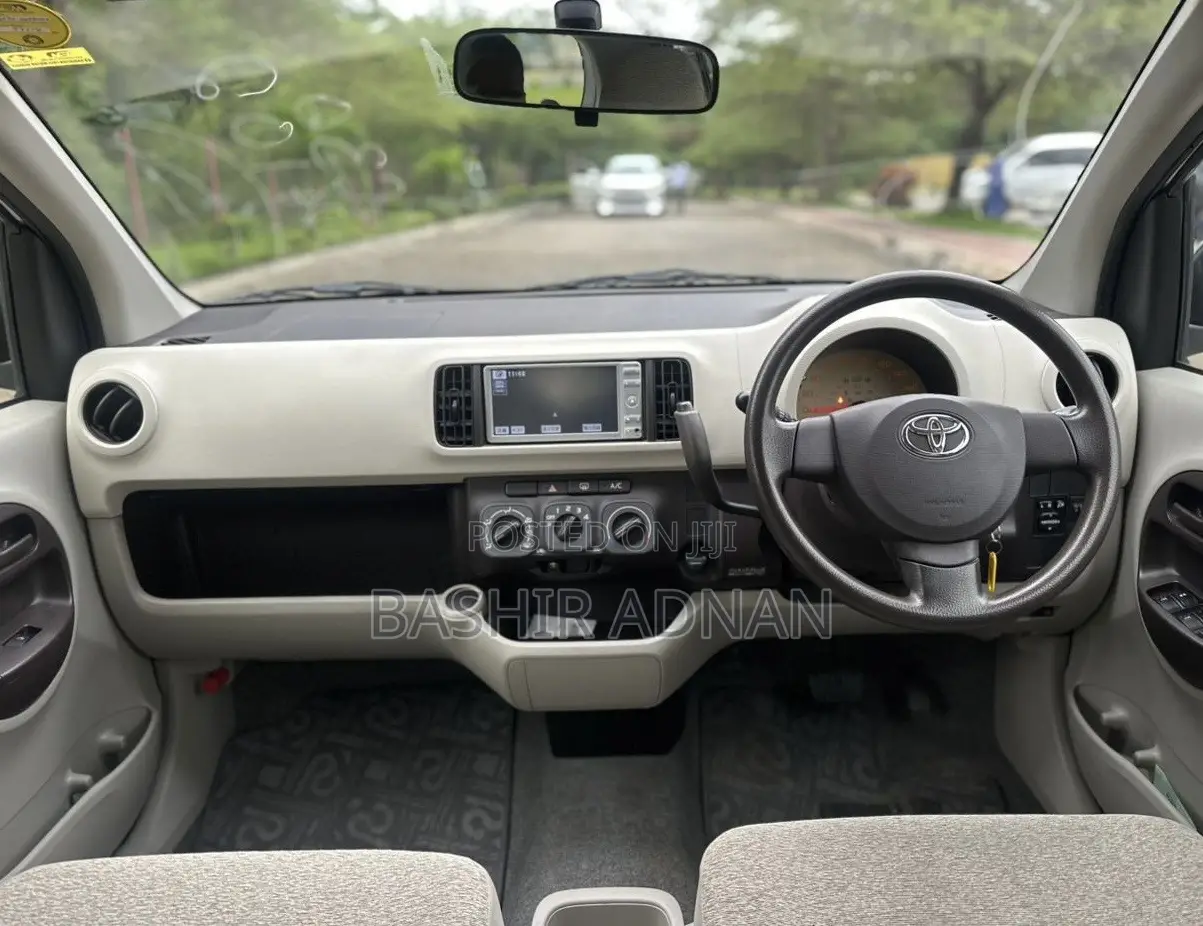 Toyota Passo 1.0 FWD 2010 Silver