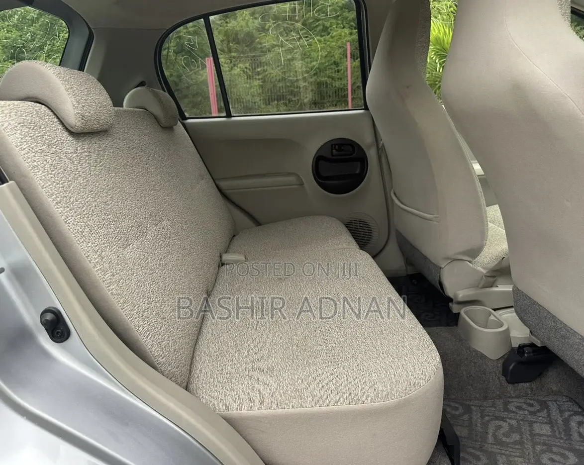 Toyota Passo 1.0 FWD 2010 Silver