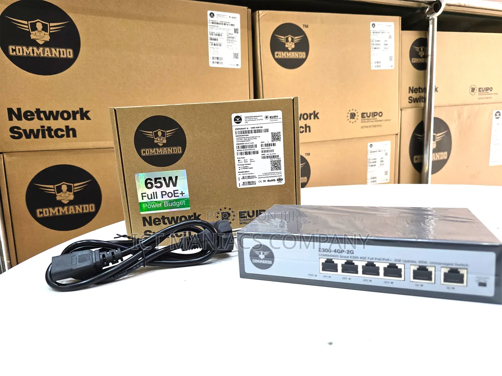 Commando 4 Gigaports Poe Switch