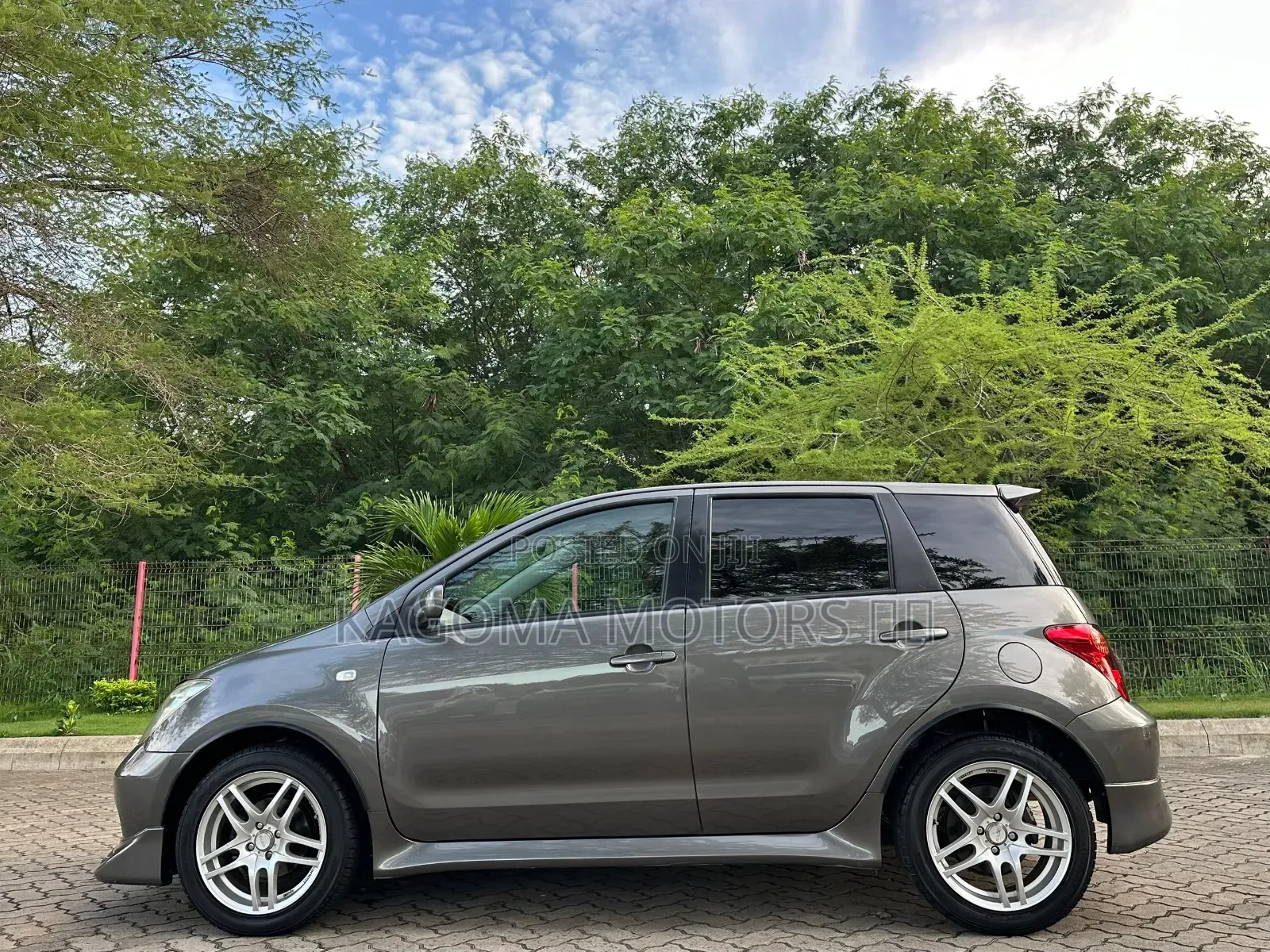 Toyota IST 2004 Gray