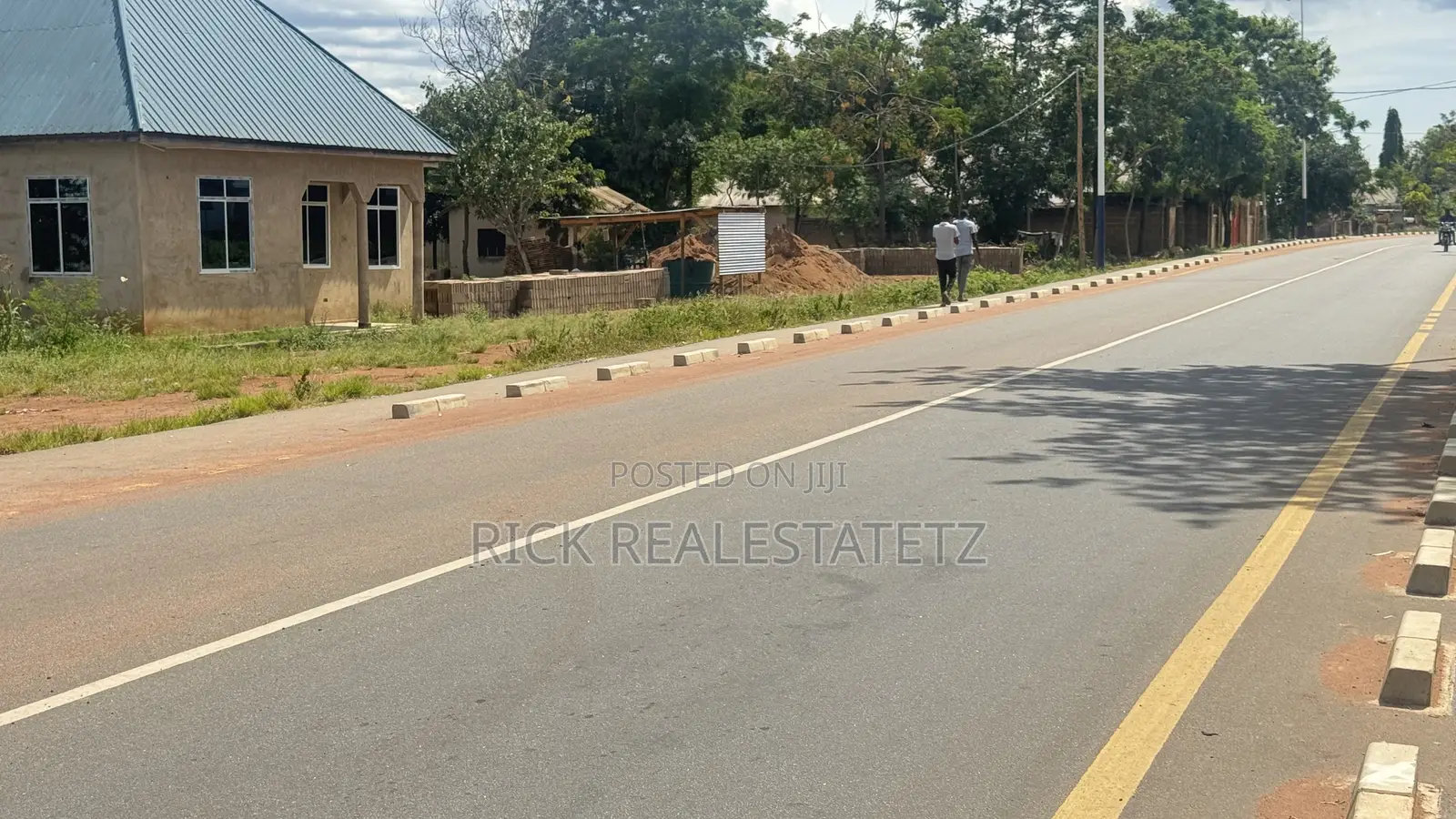 Kiwanja Cha Kwanza Kutoka Lami Kinauzwa