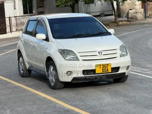 Toyota IST 2003 White