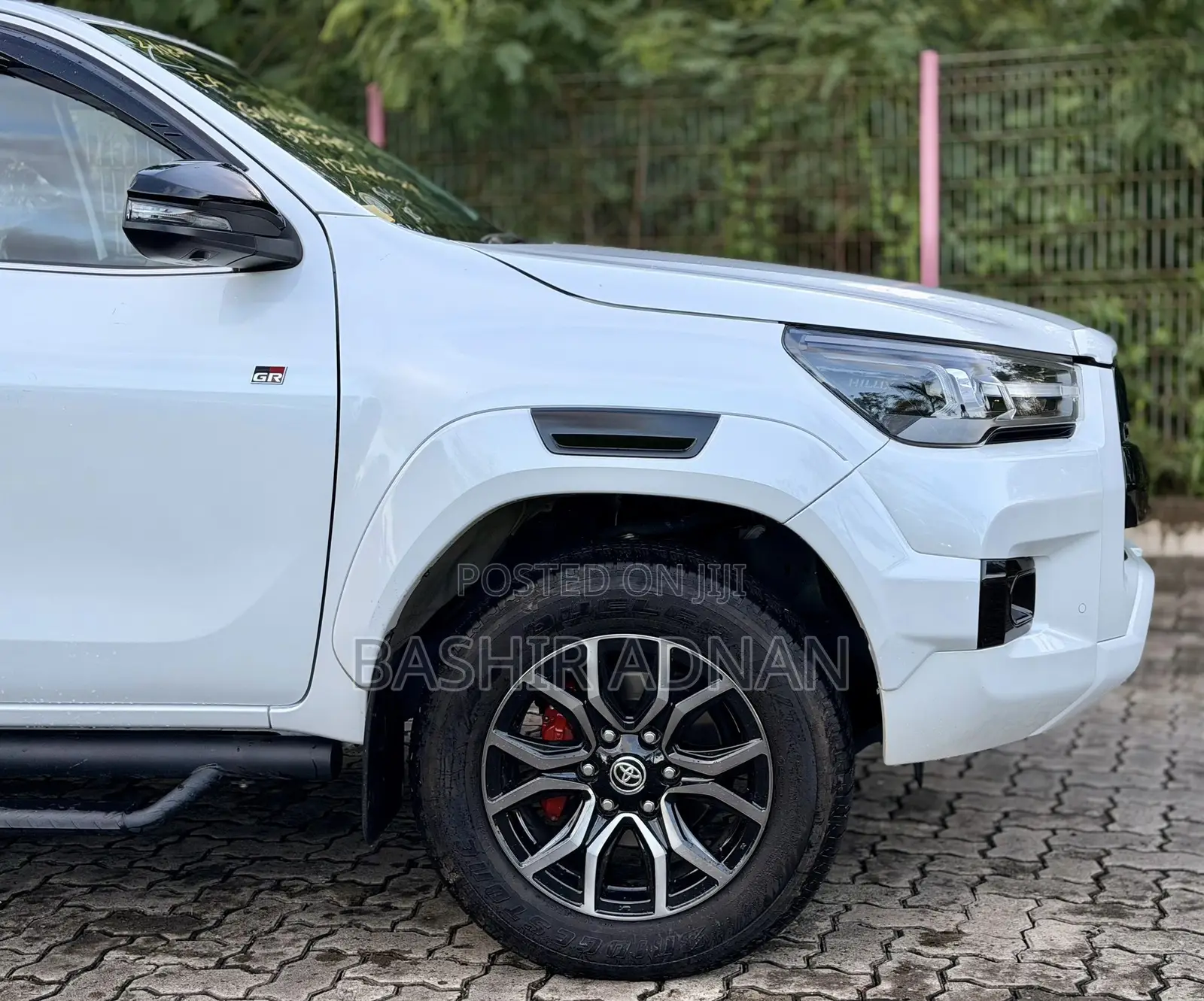 Toyota Hilux 2024 Pearl
