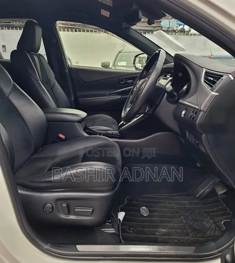 Toyota Harrier 2.0 2016 Pearl