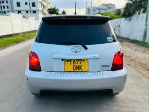 Toyota IST 2003 Silver