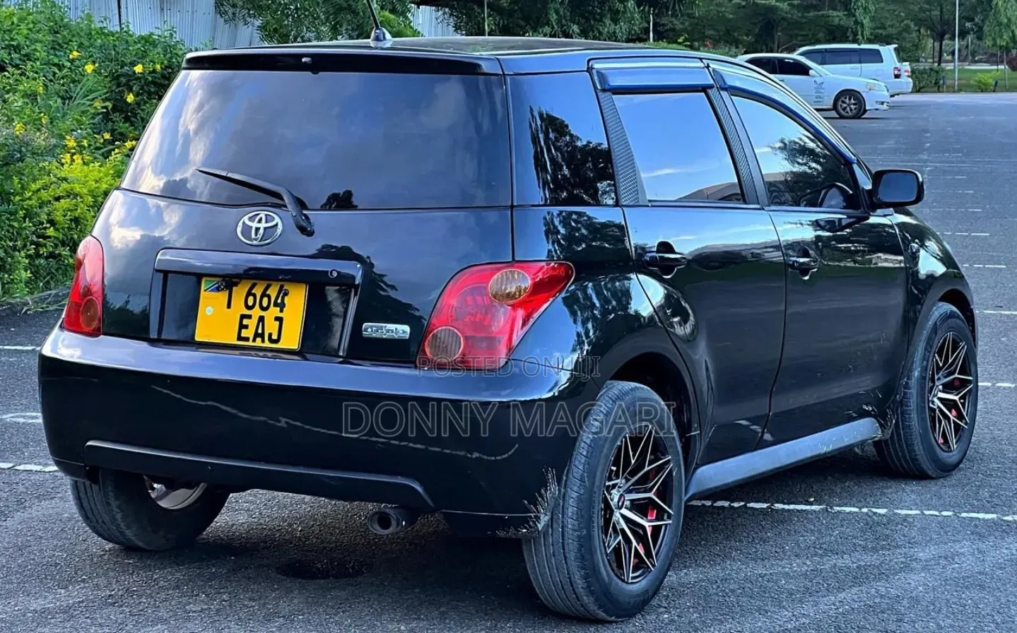 Toyota IST 2003 Black