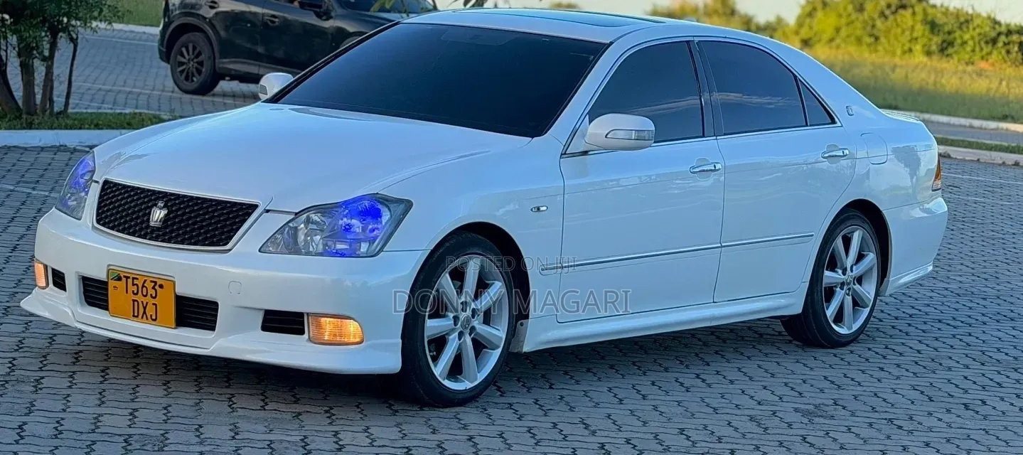 Toyota Crown 2007 White