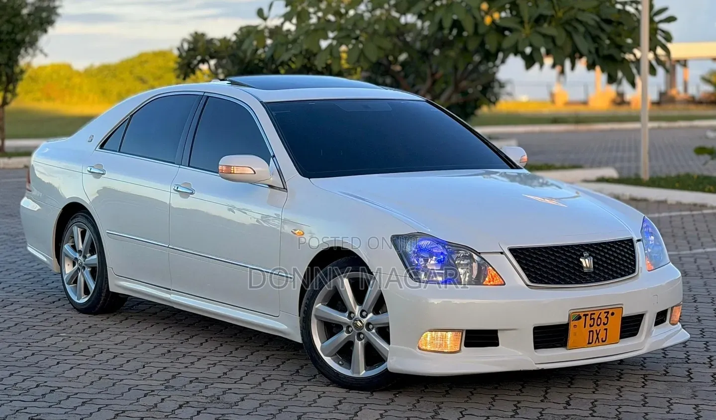 Toyota Crown 2007 White