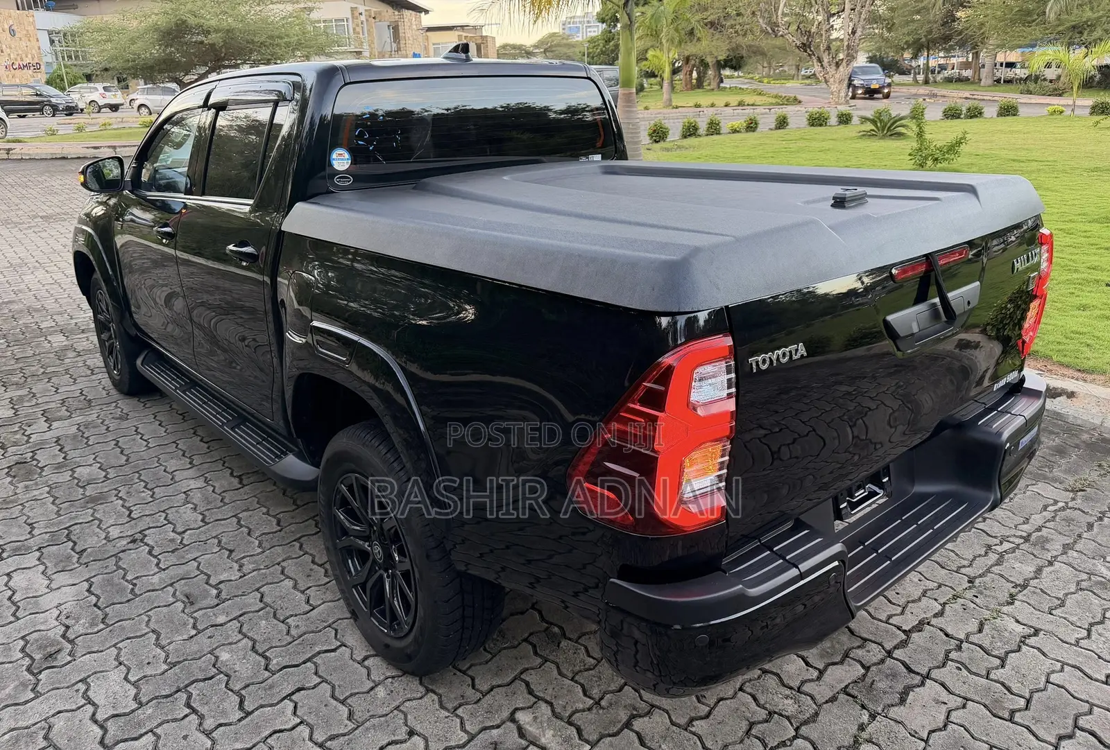 Toyota Hilux 2021 Black