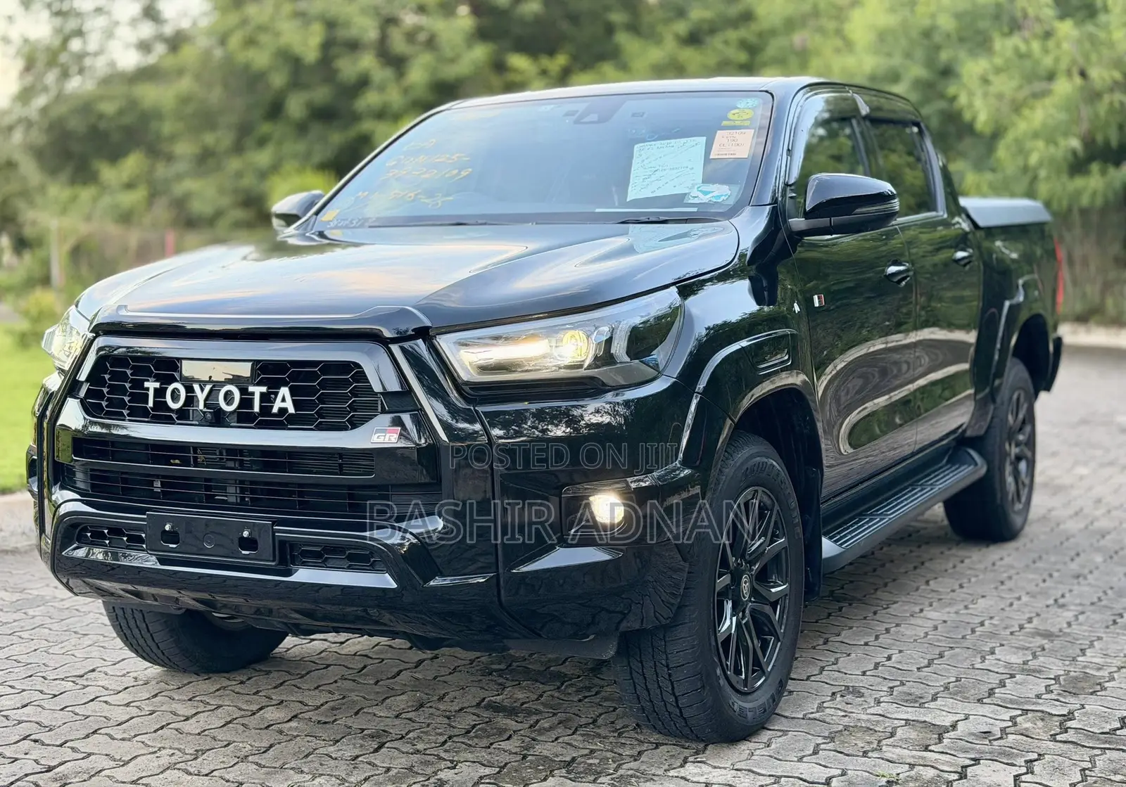 Toyota Hilux 2021 Black