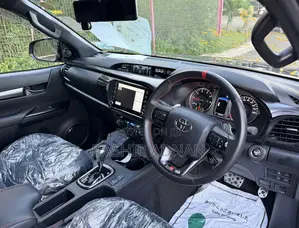 Toyota Hilux 2021 Black