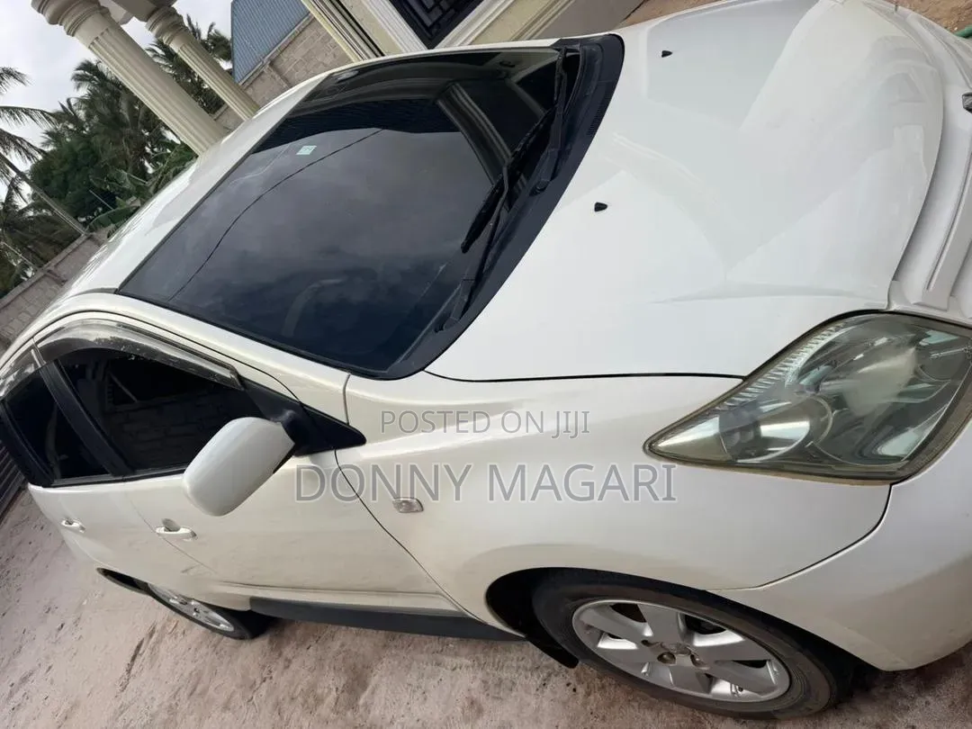 Toyota IST 2004 White