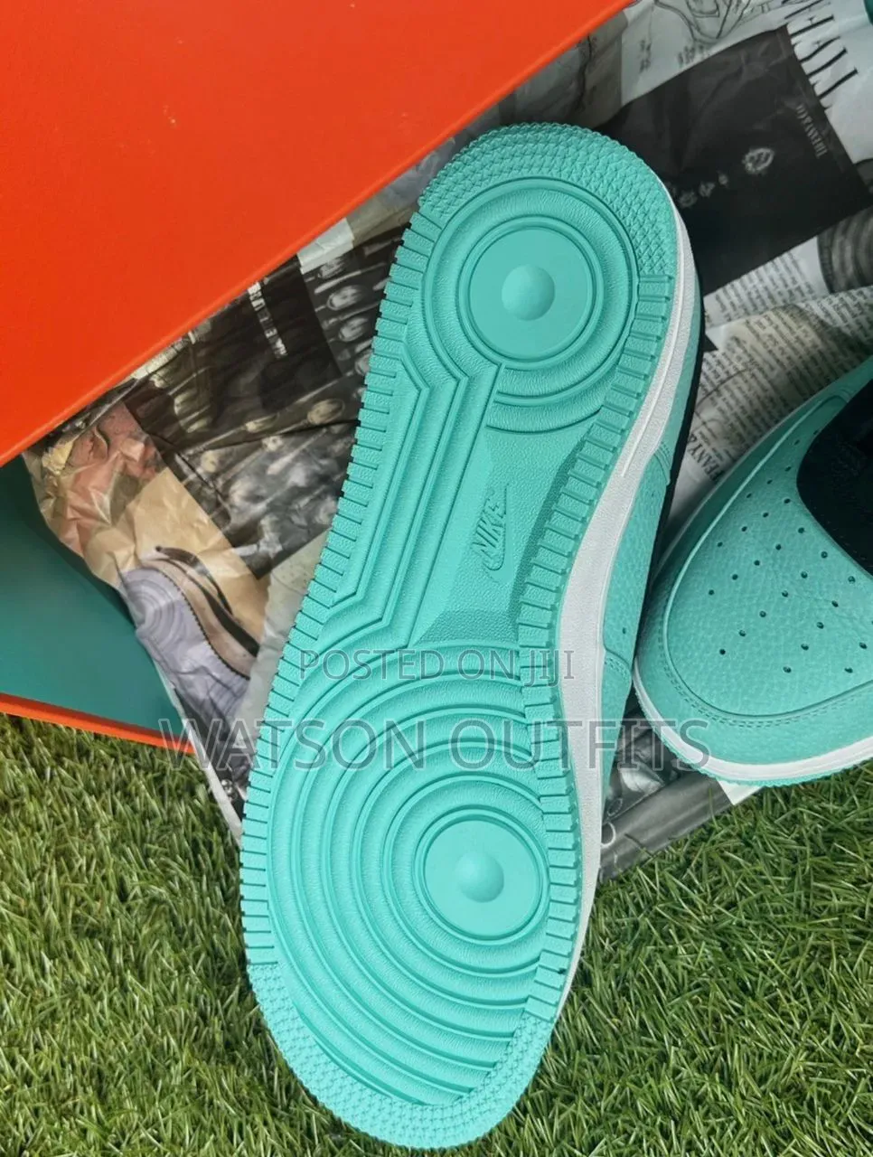 Men's Leather Sneakers or Airforce 1 Shoes 1 Colours Very Unique