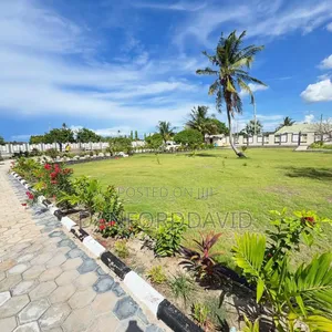 5bdrm House in Kahwa Real Estate, Kunduchi for rent