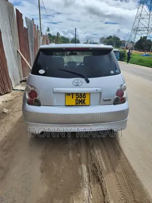 Toyota IST 2005 Silver