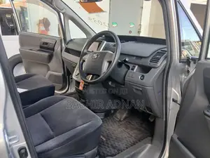 Toyota Noah 2009 Silver