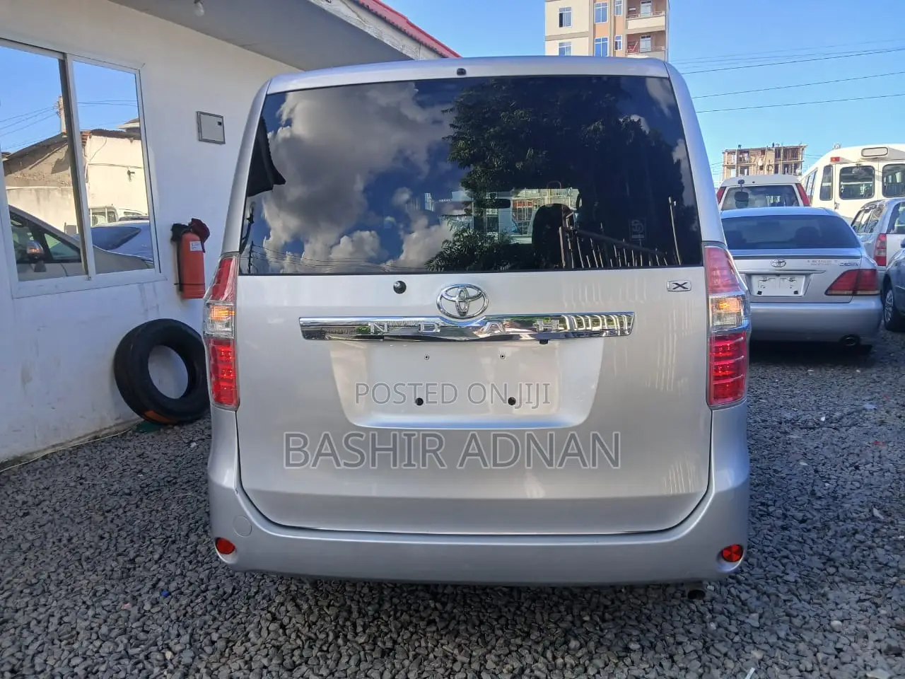 Toyota Noah 2009 Silver