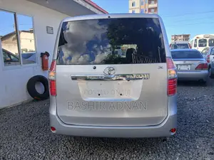 Toyota Noah 2009 Silver