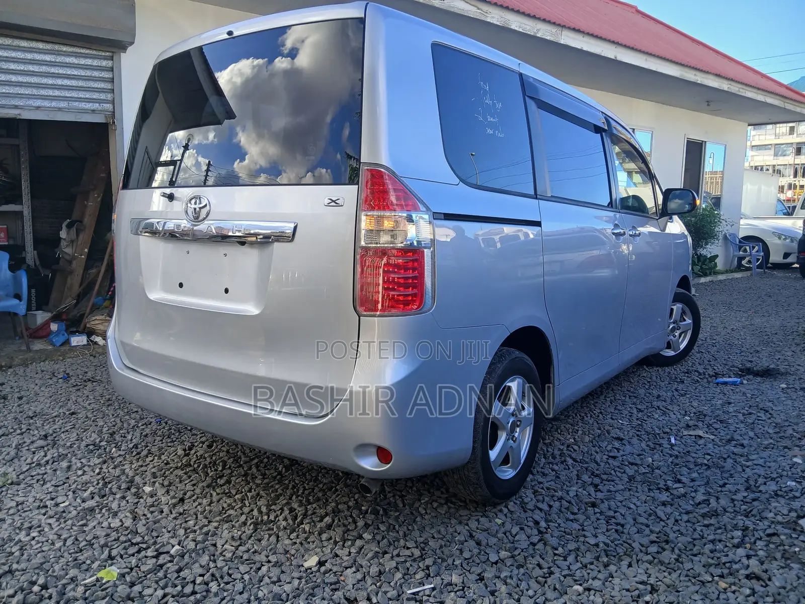 Toyota Noah 2009 Silver