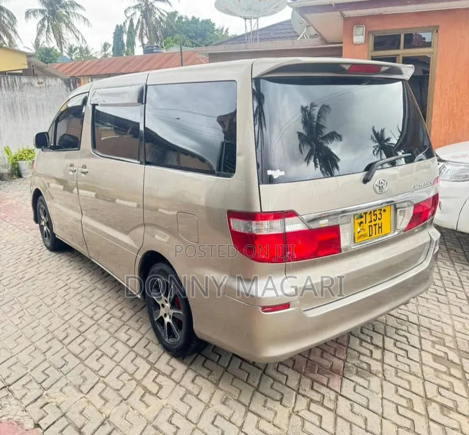 Toyota Alphard 2004 Gold