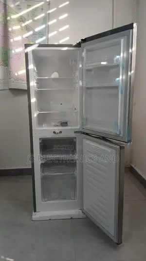 Adh Fridge Ujazo Wake Liter 188 Milango Miwili Freezer Ipo Chini.