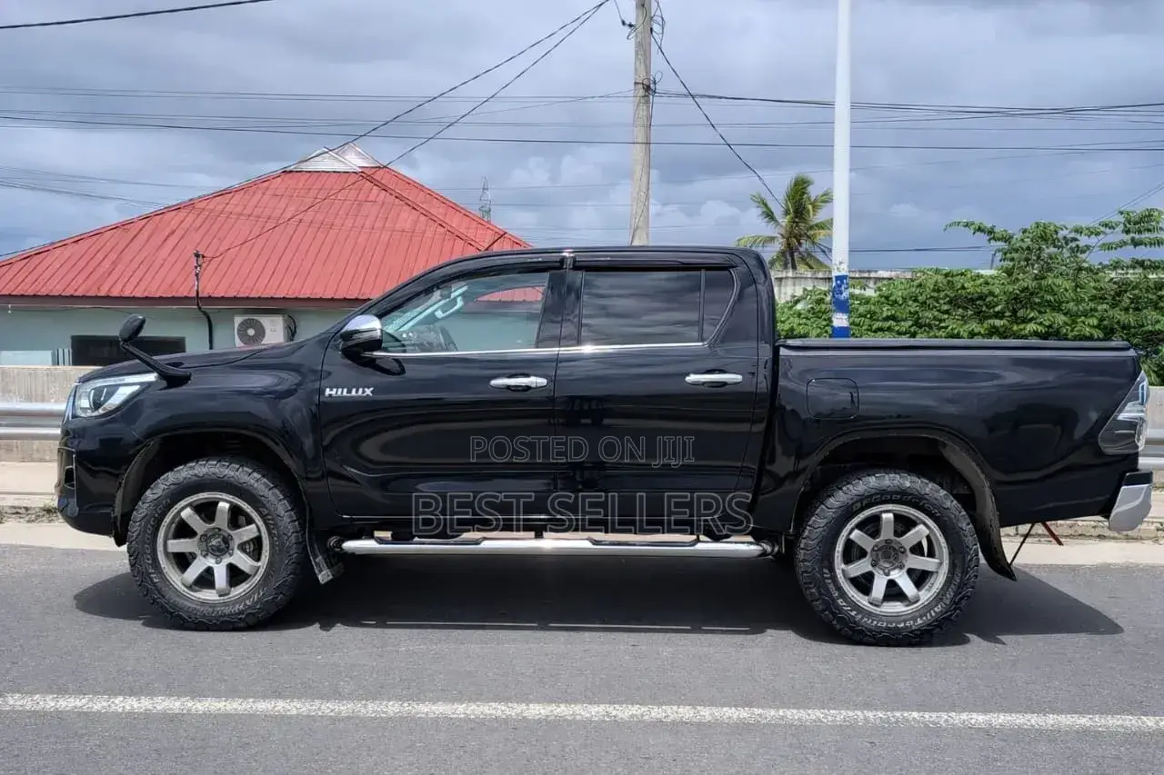 Toyota Hilux 2018 Black