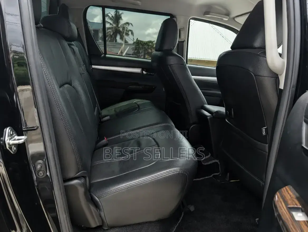 Toyota Hilux 2018 Black