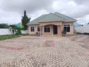 4bdrm House in Kifuru, Kinyerezi for rent