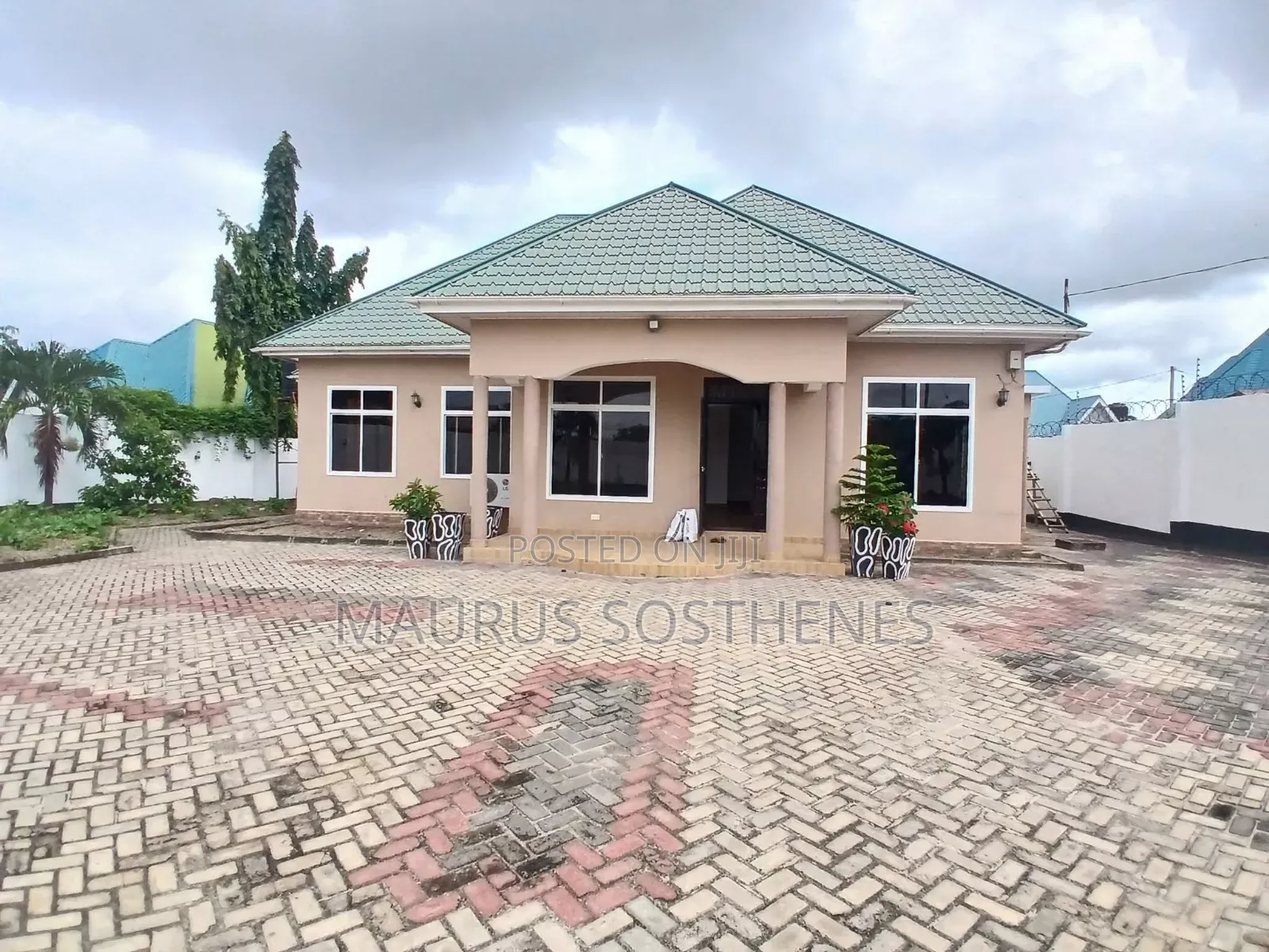4bdrm House in Kifuru, Kinyerezi for rent