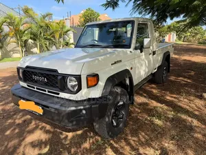 Toyota Land Cruiser 2023 White