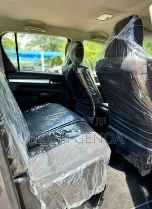 Toyota Hilux 2022 Gray