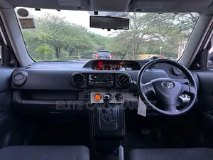 Toyota Corolla Rumion 2009 White