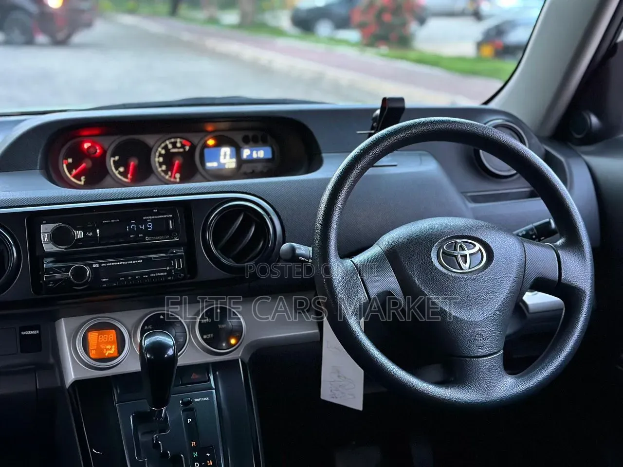 Toyota Corolla Rumion 2009 White