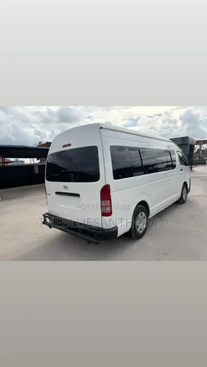 Toyota HiAce 2023 White